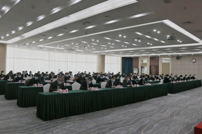 鞍勤集團(tuán)、溫泉集團(tuán)舉辦貫徹落實(shí)市第十三次黨代會精神宣講報(bào)告會(圖3)