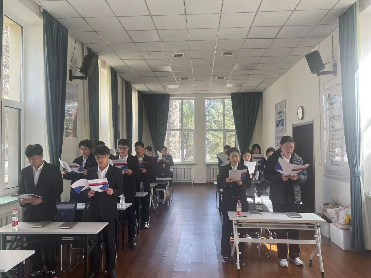 學(xué)習(xí)新知識(shí)，感悟新內(nèi)涵——鞍勤集團(tuán)、溫泉集團(tuán)、公服集團(tuán)新生培訓(xùn)迎來(lái)階段性成果