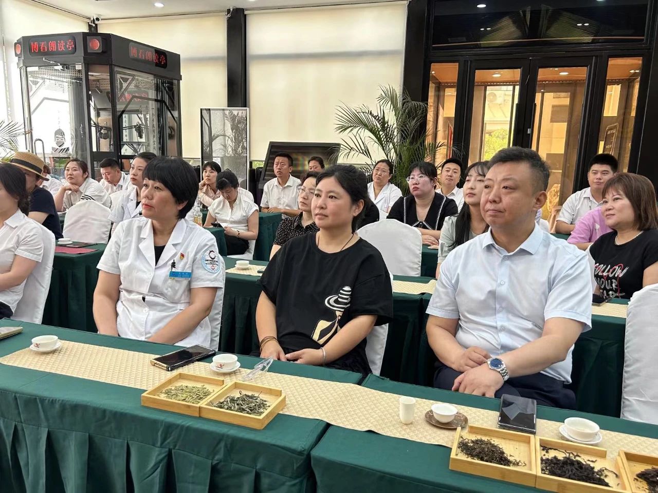 茶情雅韻 品香滌心丨鞍勤集團、溫泉集團、公服集團茶藝興趣班開課
